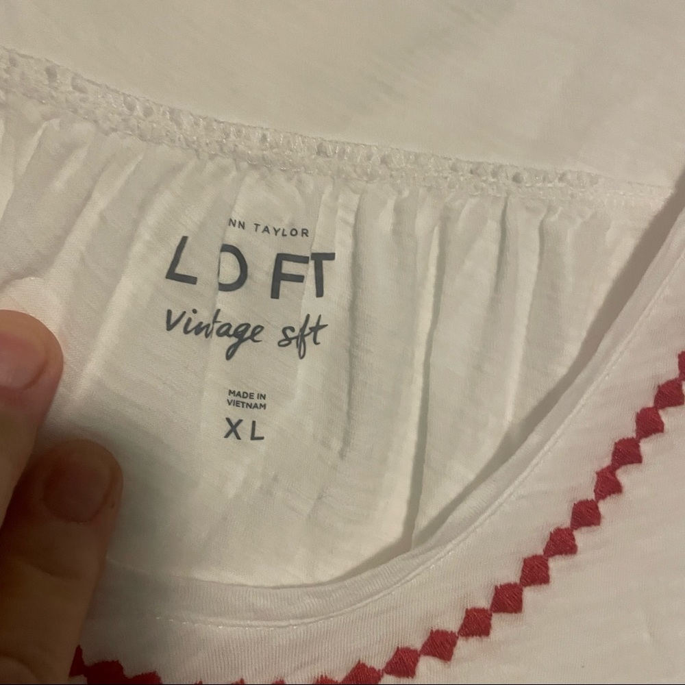 Loft Vintage Soft White T-shirt with Red Embroidery on shoulder and neckline XL - Picture 3 of 11